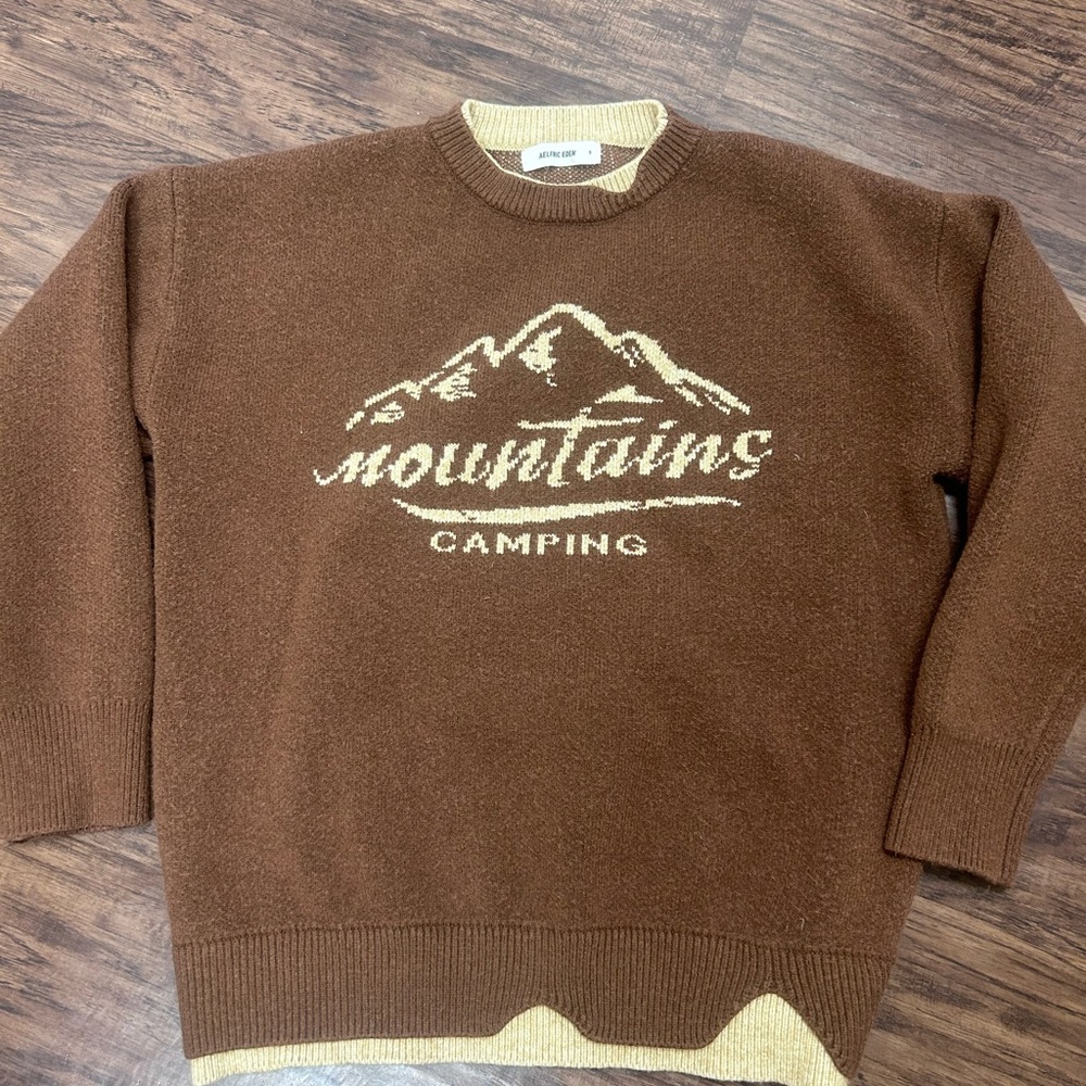 Aelfric Eden “Mountains Camping” sweater size small